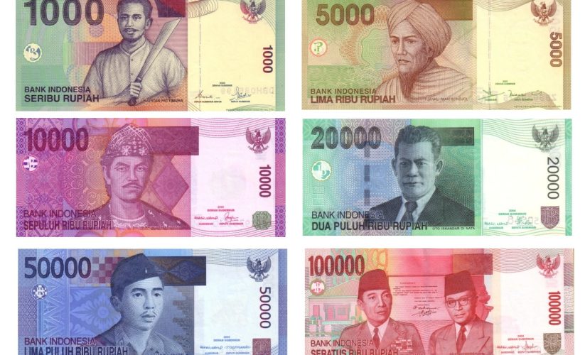 Beragam pecahan uang kertas rupiah sebagai ilustrasi pembahasan upah minimum